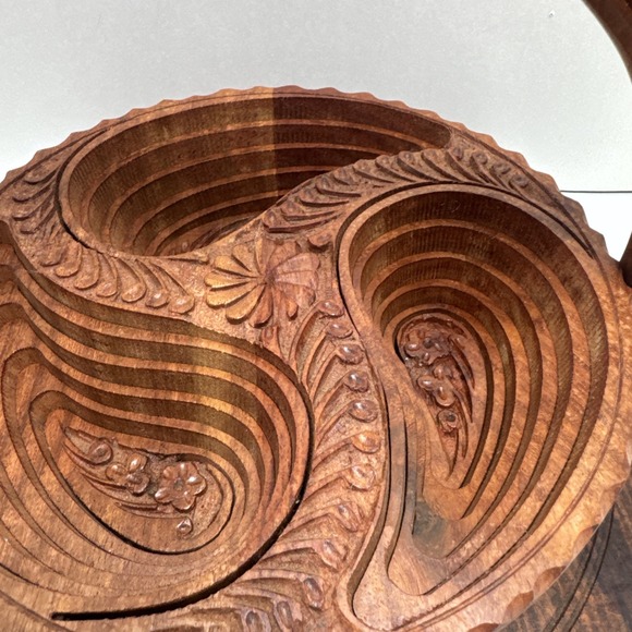 Vintage Rosewood Folk Art Woodwork Hand Carved Collapsible Art Basket - Picture 9 of 12